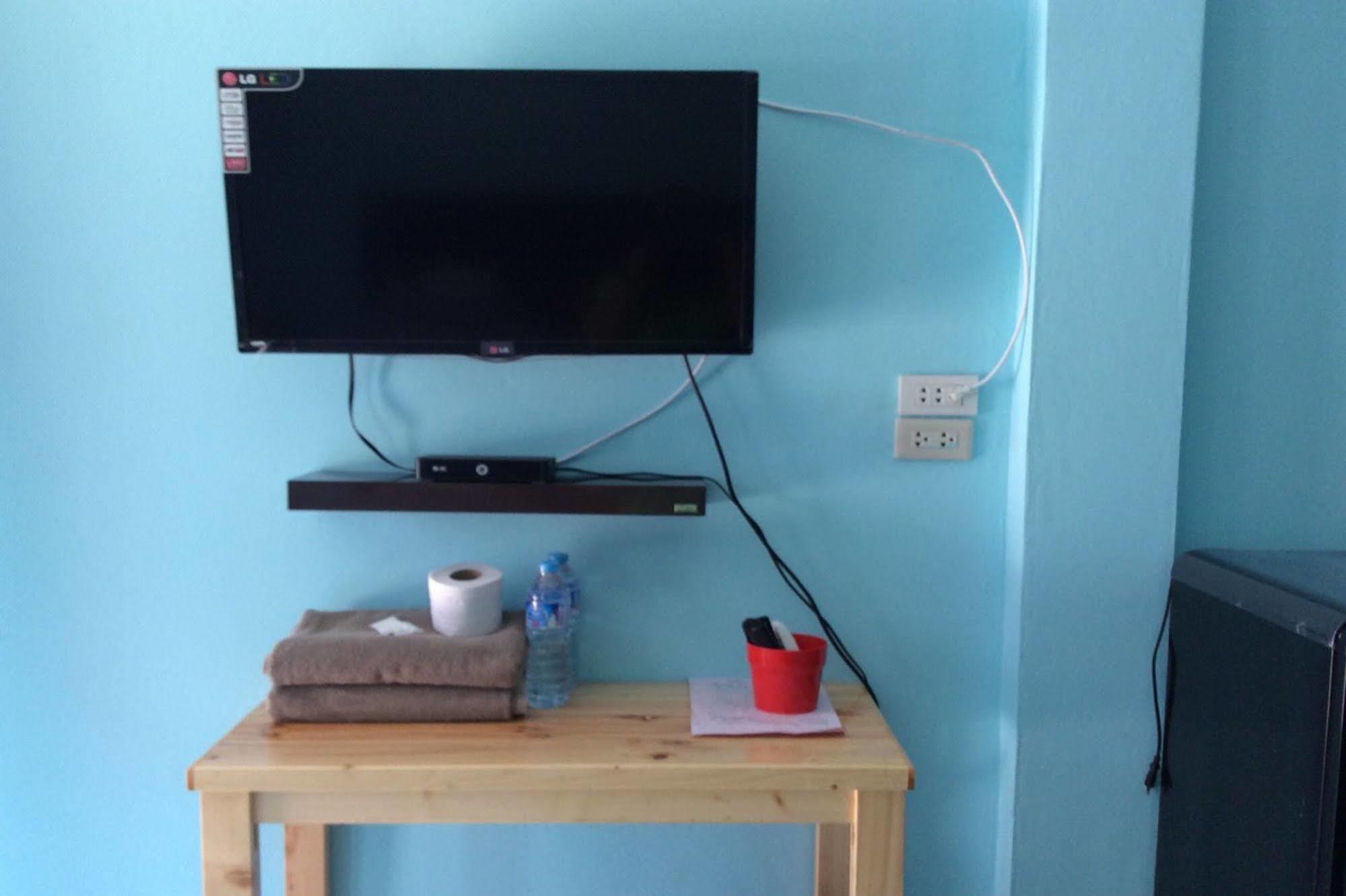 Отель Baan Sri Family Kabin Buri Экстерьер фото